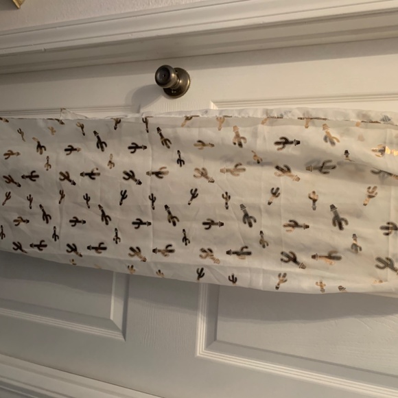 Forever 21 Catus Scarf - Picture 3 of 4